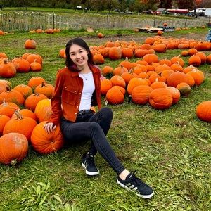 Meet your Posher, Amy